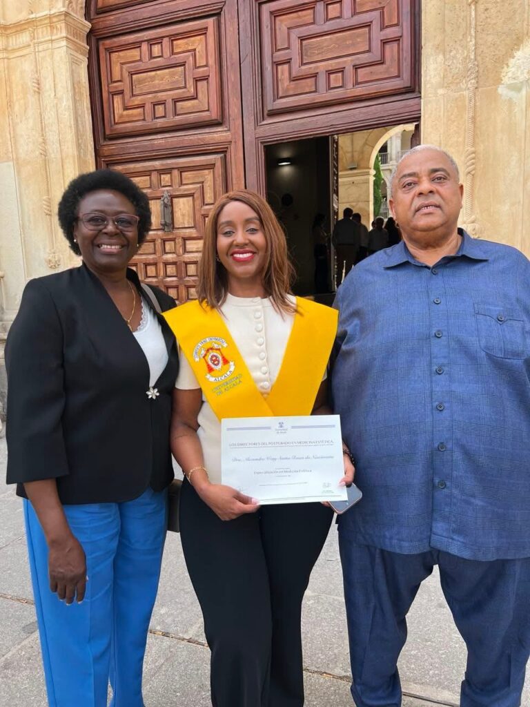 médica alexandra weny santos rosas nascimento