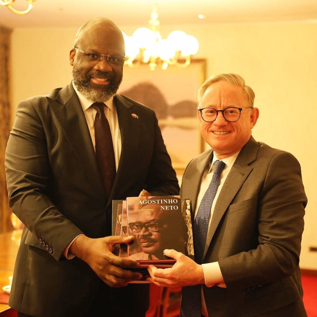 Com o objectivo de reforçar os laços de amizade e cooperação entre a República de Angola e a Comunidade da Austrália, o Chefe desta Missão Diplomática, Embaixador António Luvualu de Carvalho, efectua esta semana, uma Visita Oficial, ao Estado de New South Wales.