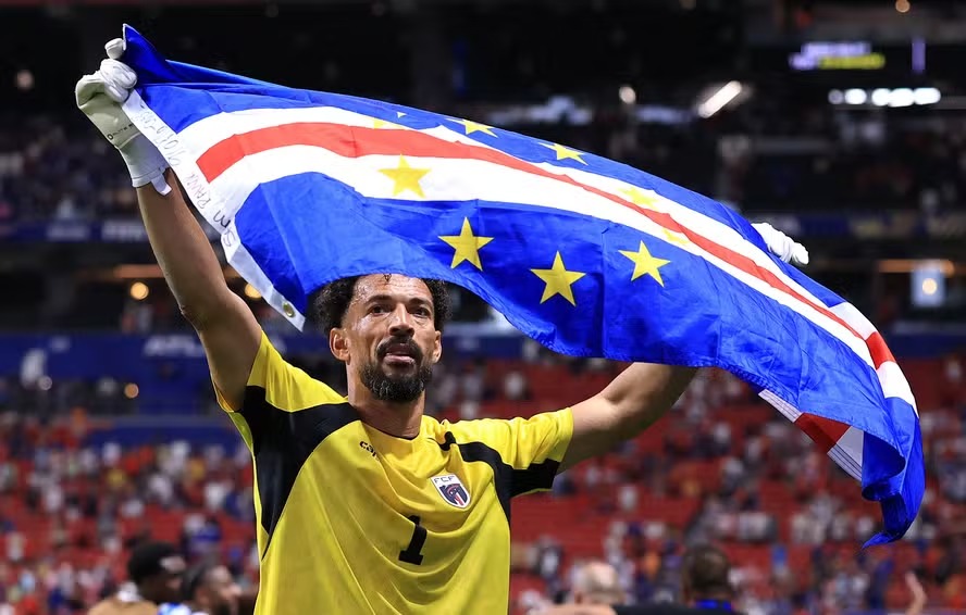 O guarda-redes internacional cabo-verdiano Vozinha é esperado hoje, terça-feira, 28, em Santiago, no Chile, para formalizar sua transferência para o Colo-Colo, um dos clubes mais emblemáticos do futebol chileno.