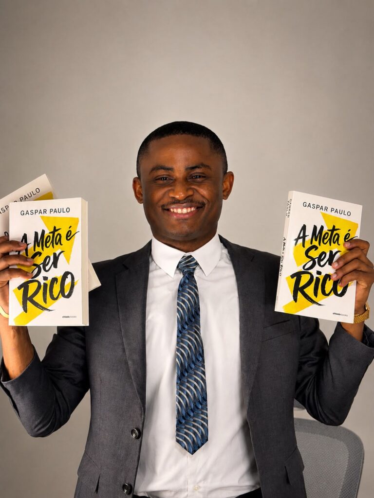 CONHEÇA GASPAR PAULO, O AUTOR QUE TEM TRANSFORMADO VIDAS COM A SUA OBRA. Gaspar Paulo é autor, empreendedor, coach, orador motivacional, palestrante