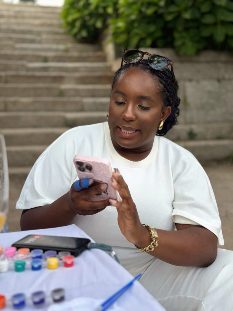 SHE&GRACE PROMOVE EXPERIÊNCIAS PARA MULHERES NO PORTO ATRAVÉS DE CONEXÃO, IDENTIDADE E PROPÓSITO. A empreendedora Jussara Cruz, através da SHE&GRACE, tem vindo a criar no Porto diferentes experiências destinadas a mulheres, com o objetivo de promover novas conexões, amizades, networking e desenvolvimento pessoal.