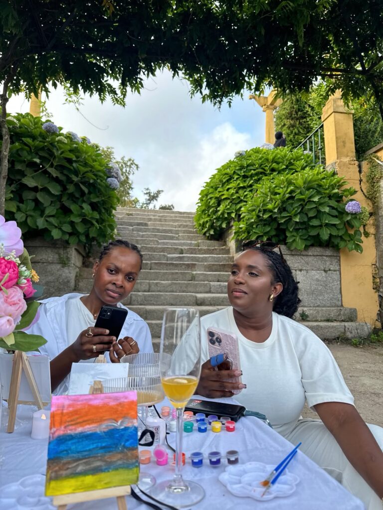 SHE&GRACE PROMOVE EXPERIÊNCIAS PARA MULHERES NO PORTO ATRAVÉS DE CONEXÃO, IDENTIDADE E PROPÓSITO. A empreendedora Jussara Cruz, através da SHE&GRACE, tem vindo a criar no Porto diferentes experiências destinadas a mulheres, com o objetivo de promover novas conexões, amizades, networking e desenvolvimento pessoal.